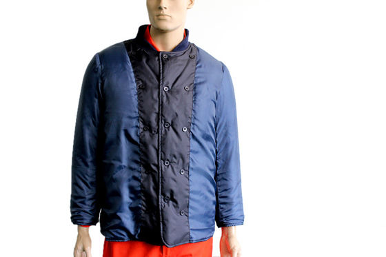 Un buen precio. Tejido a prueba de agua chaqueta militar a prueba de viento personalizada con capucha en línea